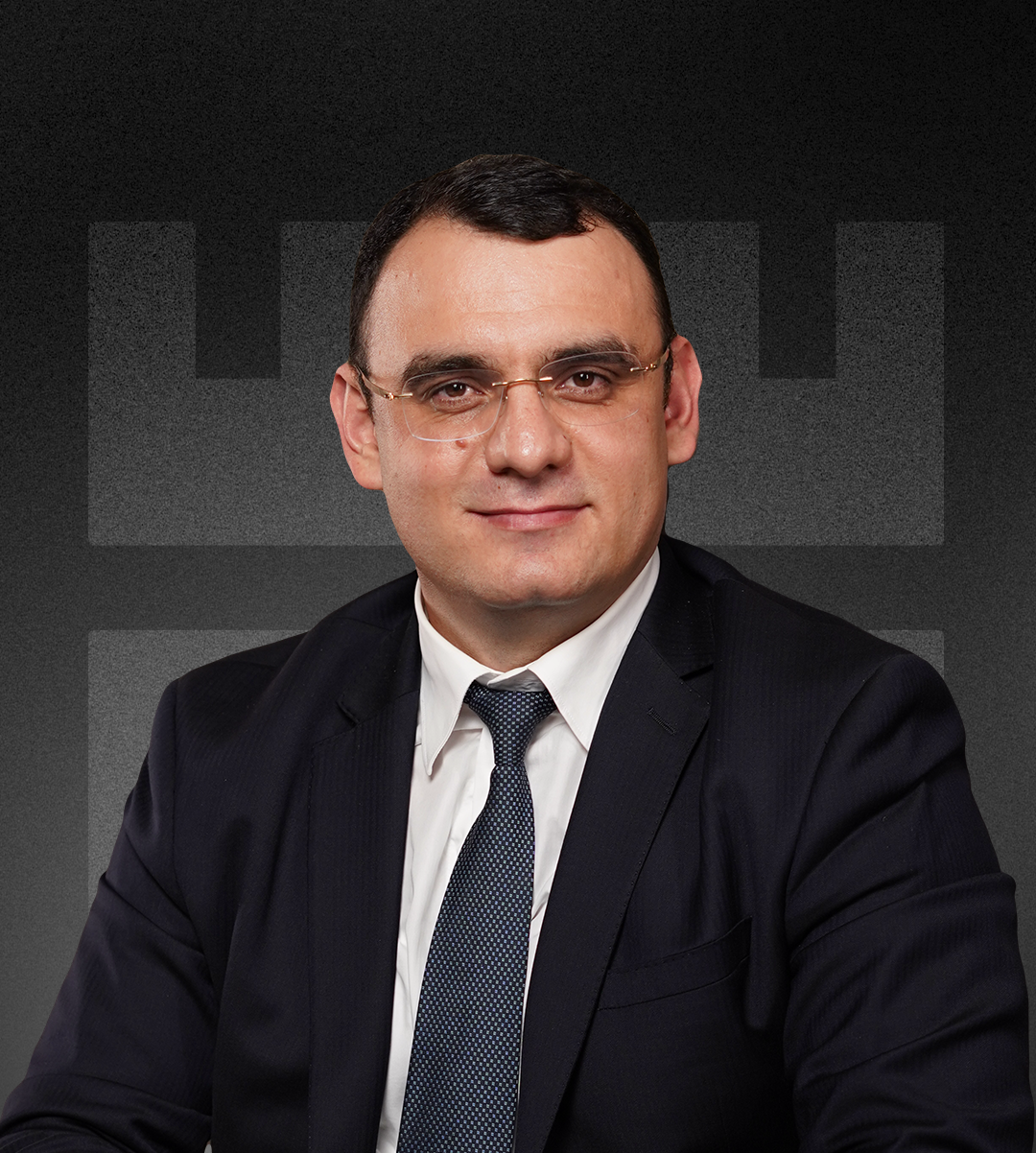 Основатель партнер, Адвокат